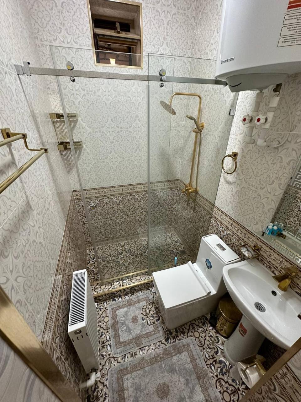 בוקורו Silver Terrace מראה חיצוני תמונה